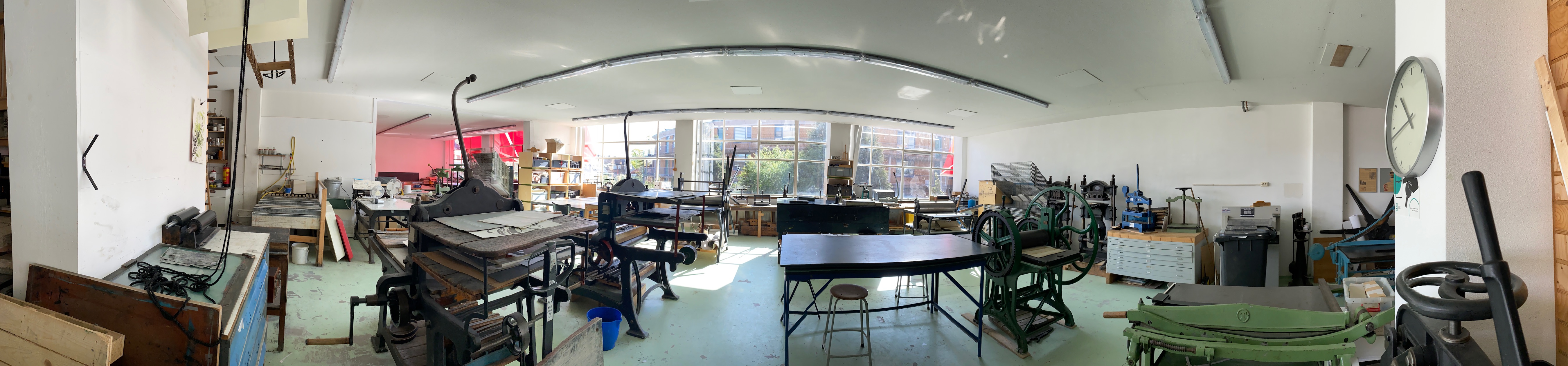 Panoramic landscape of one of the rooms in the printing workshop.