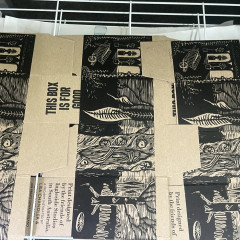 Printed boxes paid out to dry